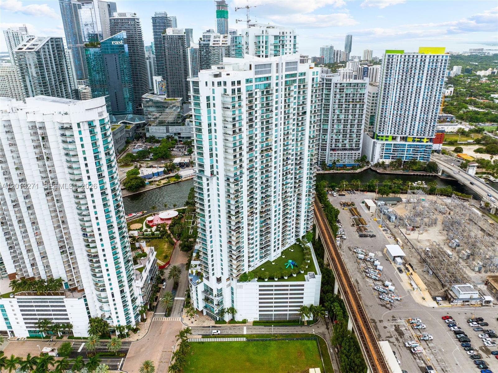 90 SW 3rd St #2504, Miami FL 33130