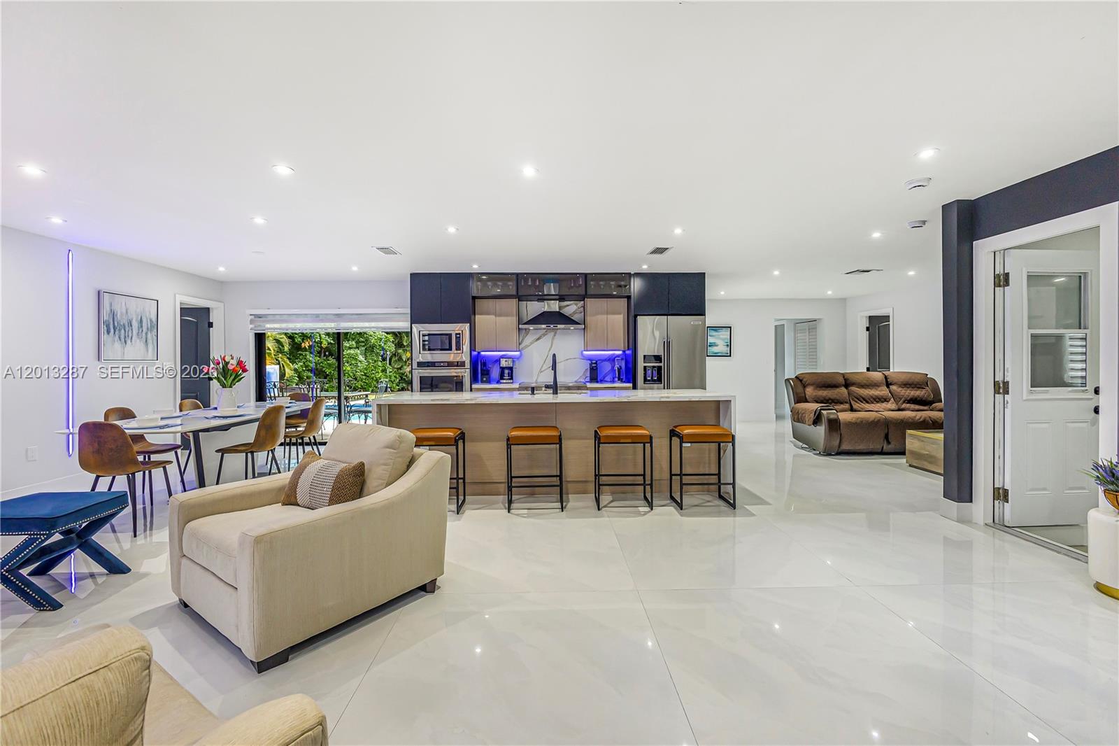 15331 Turnbull Dr, Miami Lakes FL 33014