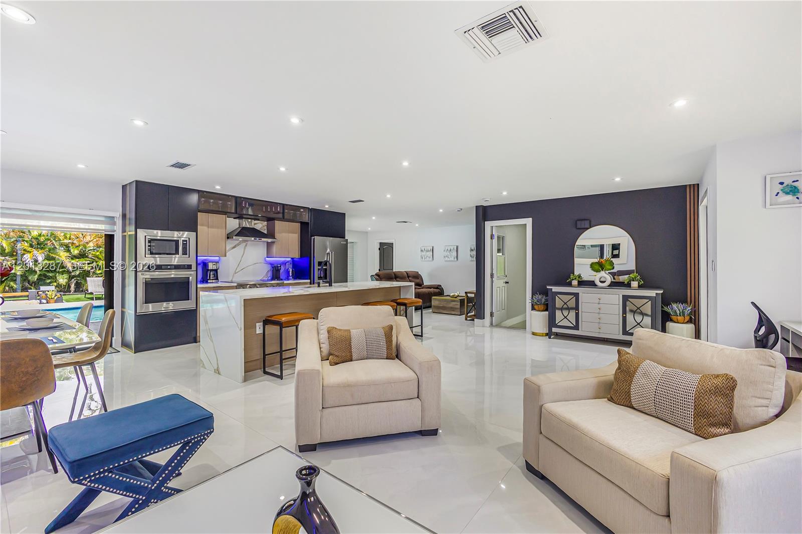 15331 Turnbull Dr, Miami Lakes FL 33014