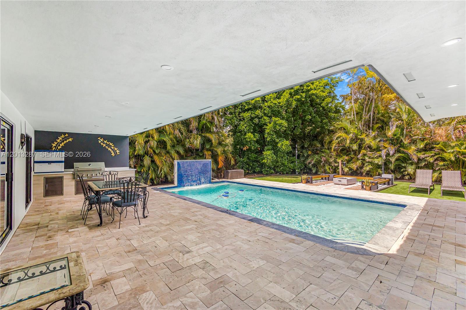15331 Turnbull Dr, Miami Lakes FL 33014