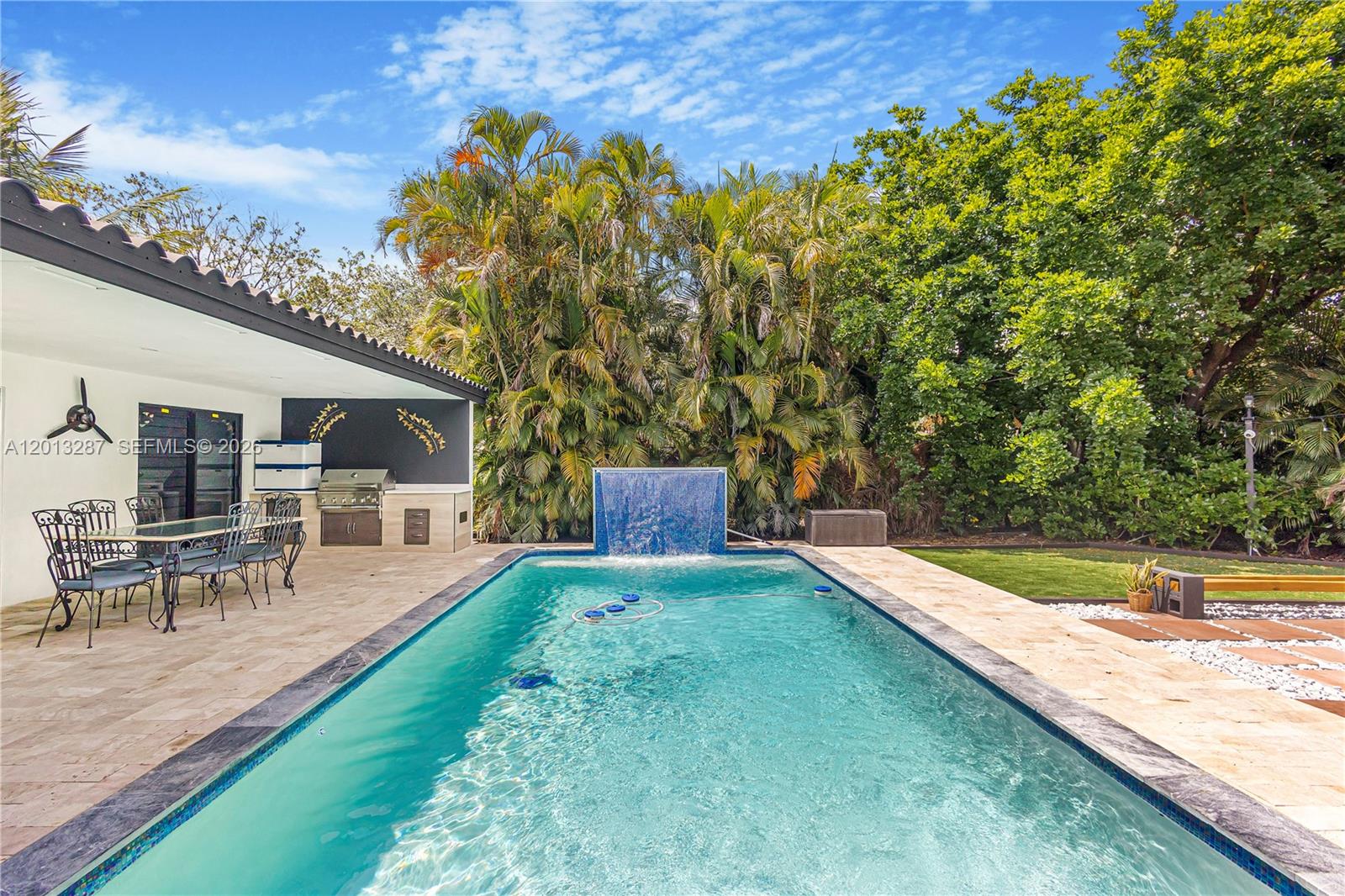 15331 Turnbull Dr, Miami Lakes FL 33014