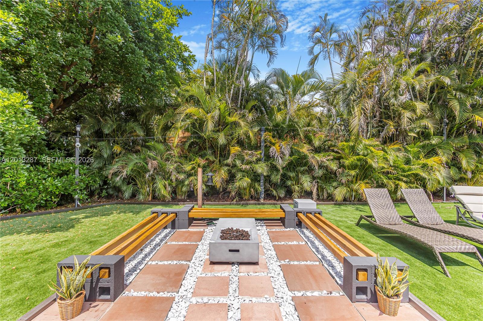 15331 Turnbull Dr, Miami Lakes FL 33014