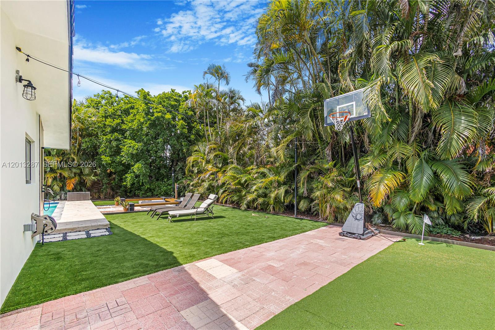 15331 Turnbull Dr, Miami Lakes FL 33014