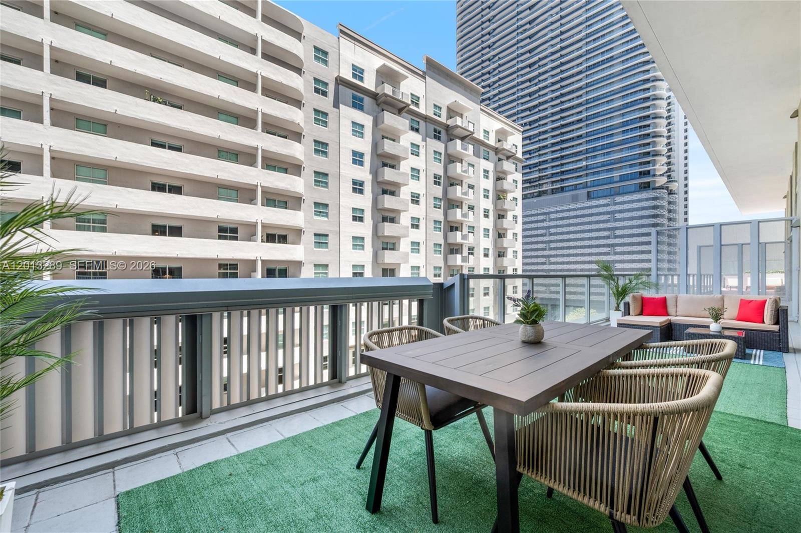 1111 SW 1st Ave #721N-Bi Level, Miami FL 33130
