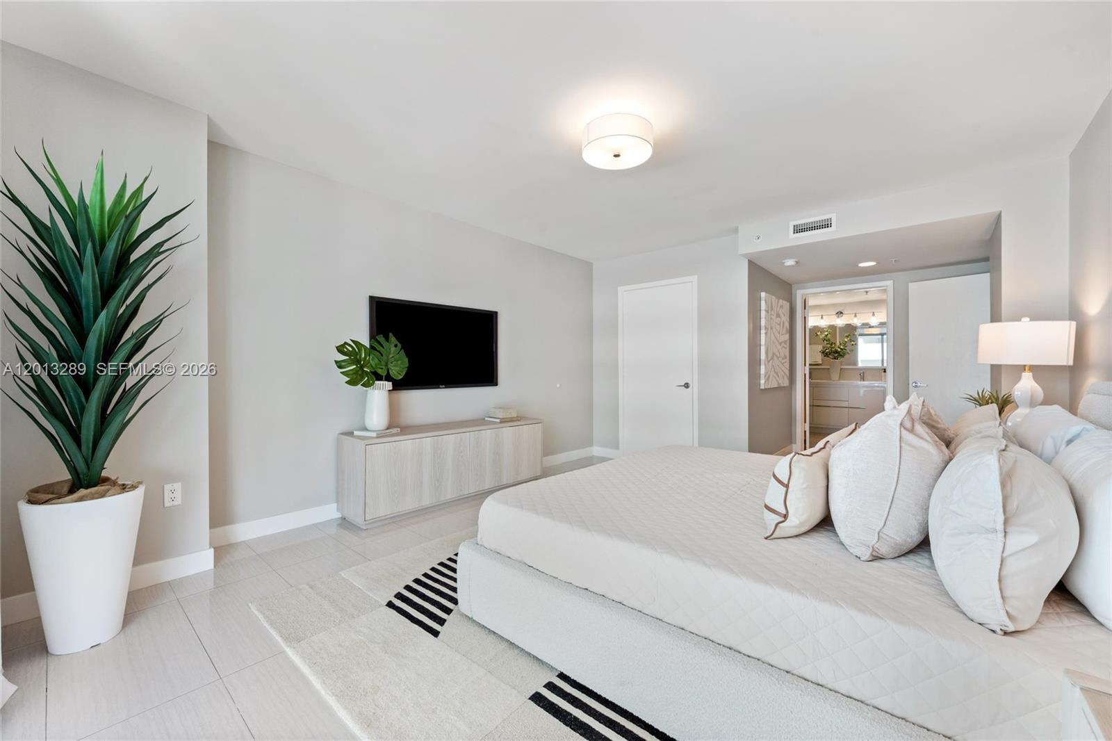 1111 SW 1st Ave #721N-Bi Level, Miami FL 33130