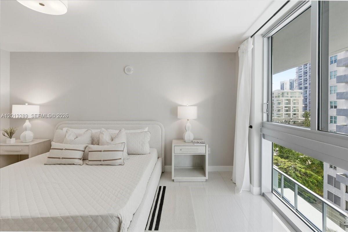 1111 SW 1st Ave #721N-Bi Level, Miami FL 33130