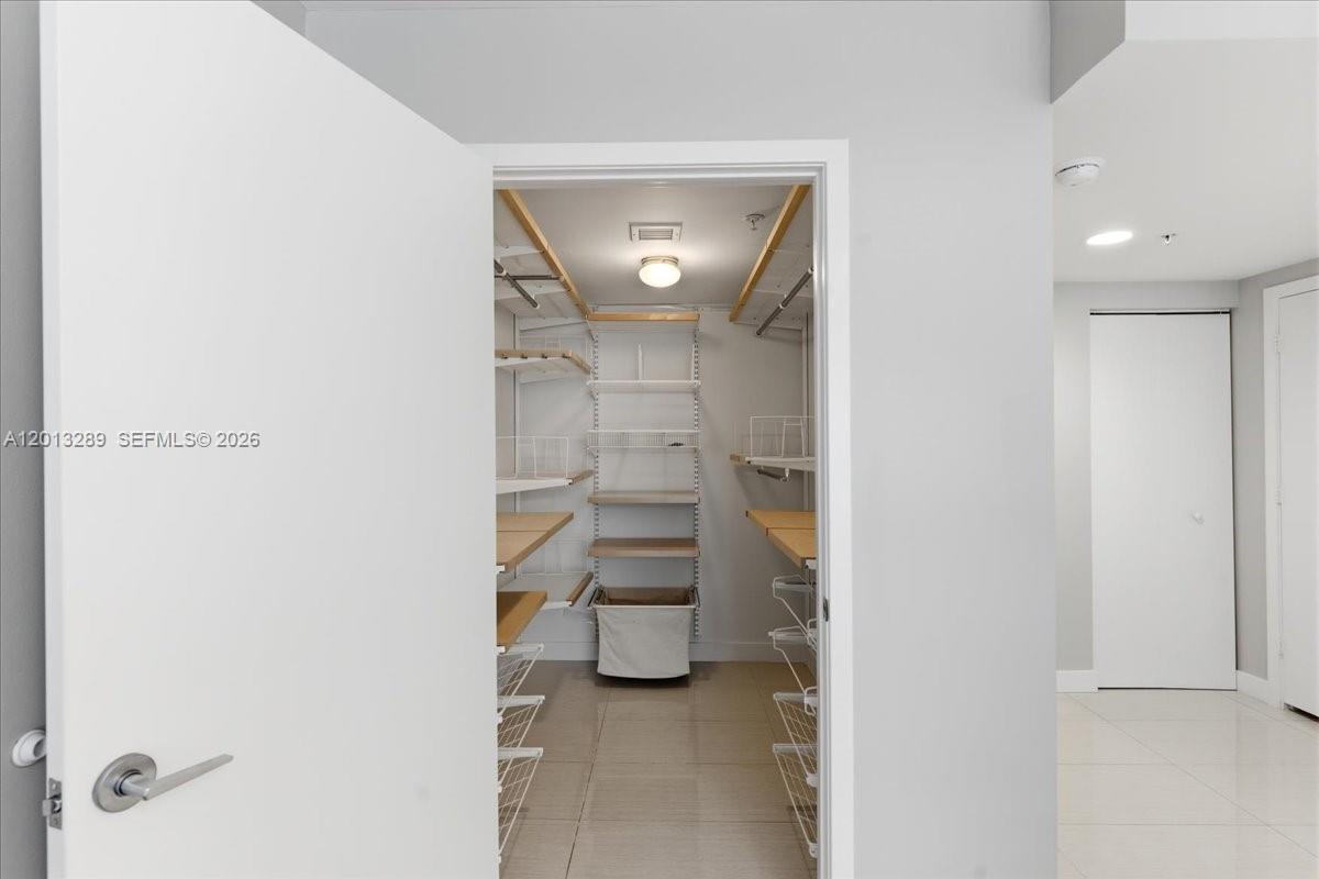 1111 SW 1st Ave #721N-Bi Level, Miami FL 33130