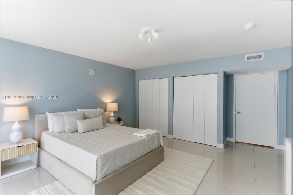 1111 SW 1st Ave #721N-Bi Level, Miami FL 33130