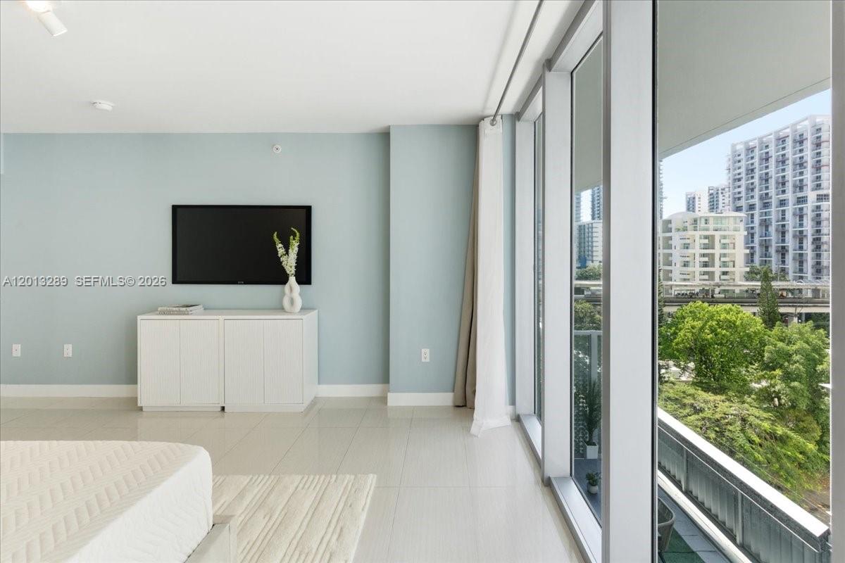 1111 SW 1st Ave #721N-Bi Level, Miami FL 33130