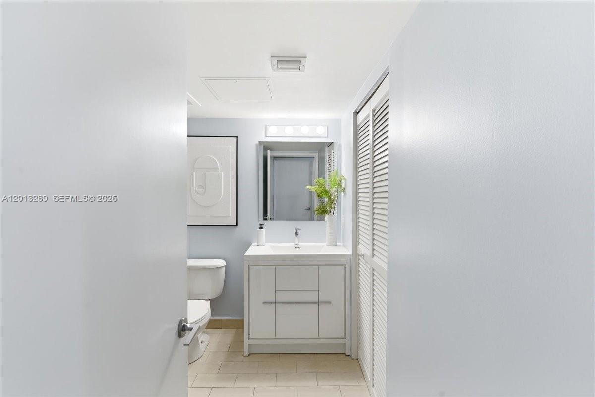 1111 SW 1st Ave #721N-Bi Level, Miami FL 33130