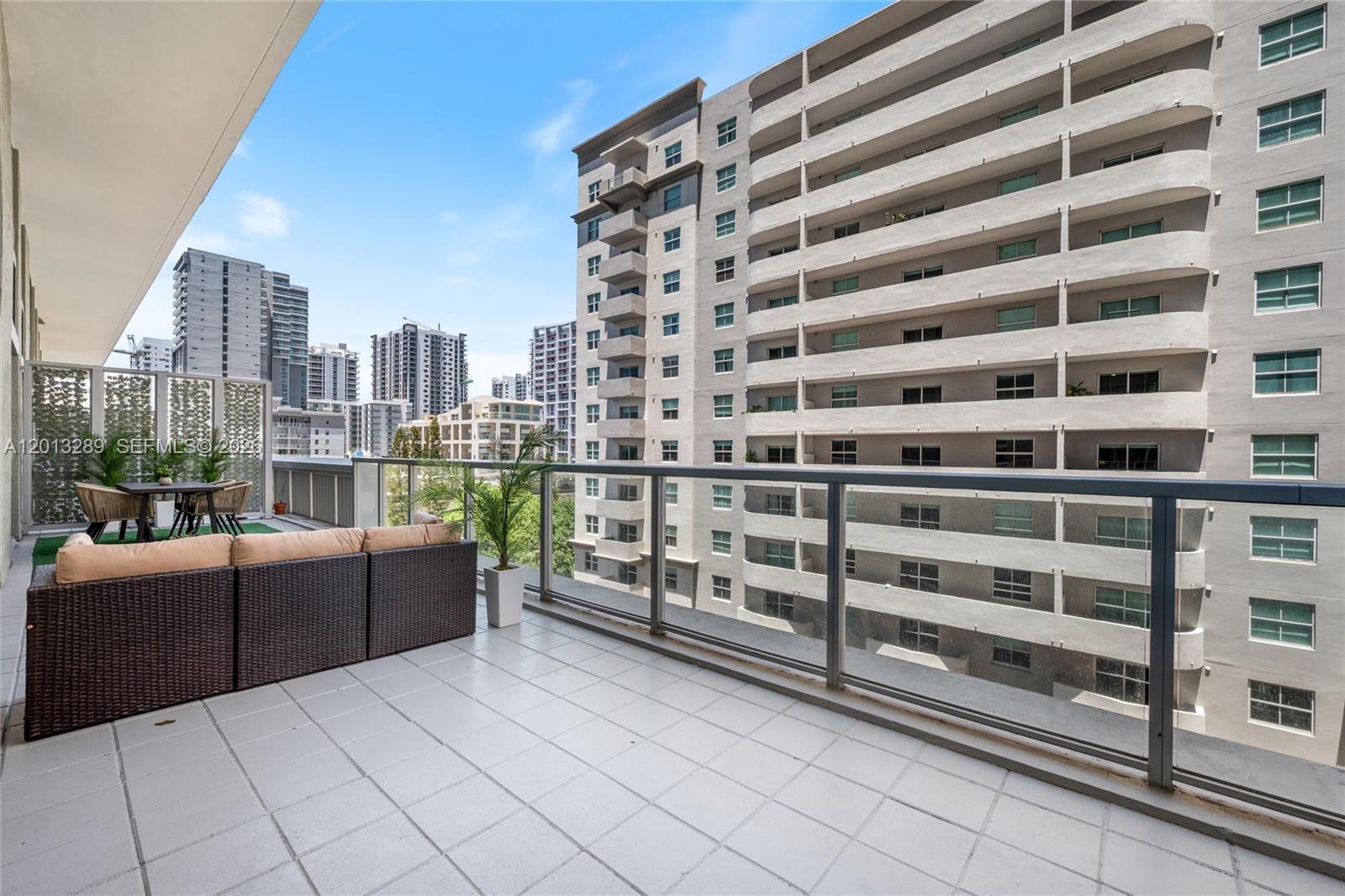 1111 SW 1st Ave #721N-Bi Level, Miami FL 33130