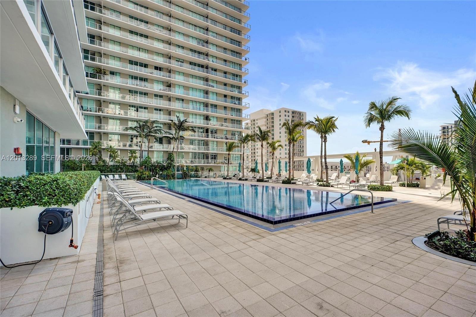 1111 SW 1st Ave #721N-Bi Level, Miami FL 33130