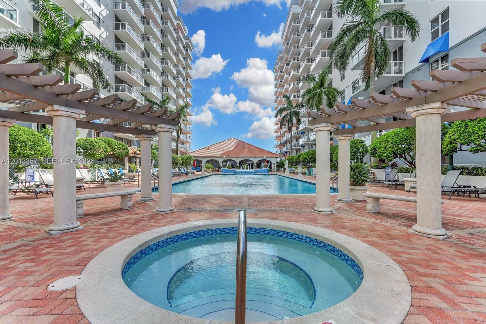 5085 NW 7th St #601, Miami FL 33126