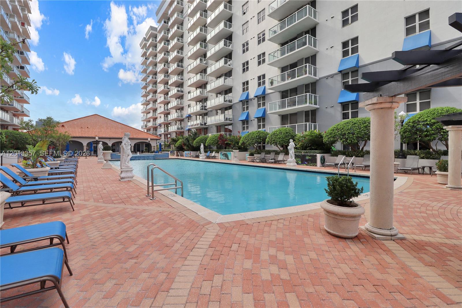 5085 NW 7th St #601, Miami FL 33126