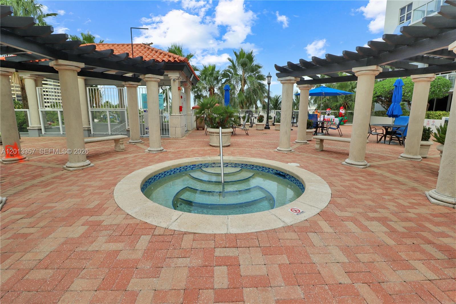 5085 NW 7th St #601, Miami FL 33126
