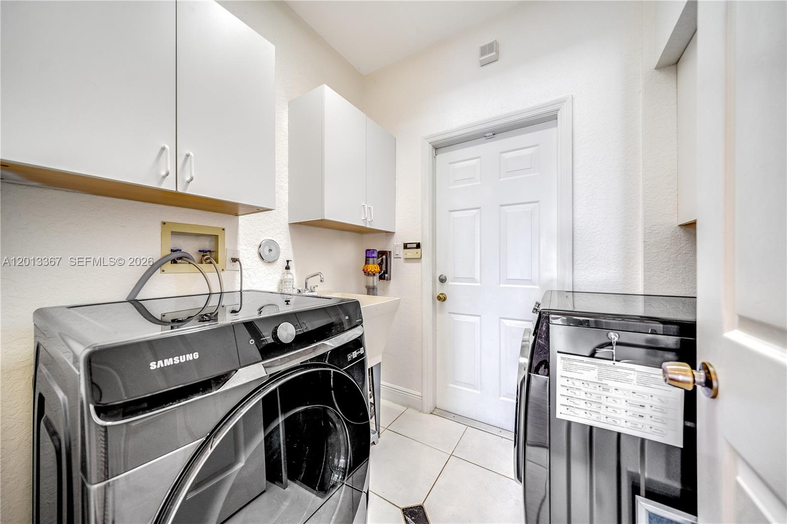 1241 S 13th Ave, Hollywood FL 33019