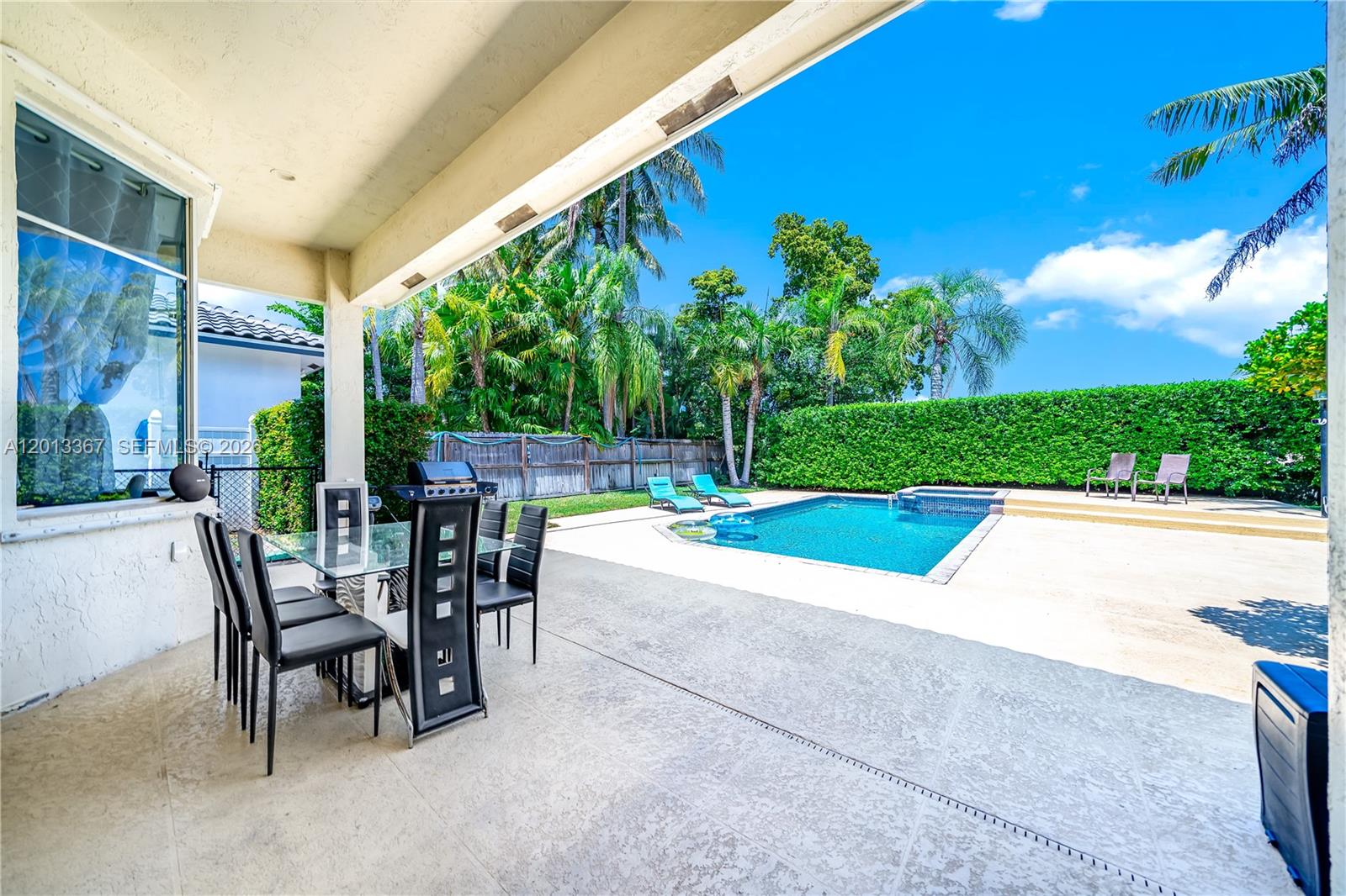 1241 S 13th Ave, Hollywood FL 33019