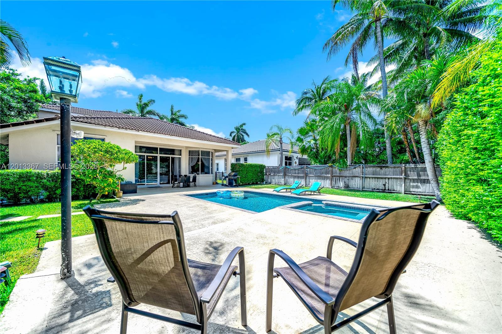 1241 S 13th Ave, Hollywood FL 33019