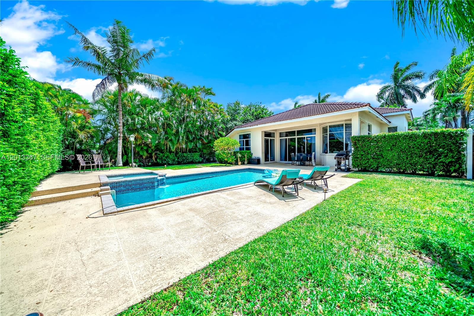 1241 S 13th Ave, Hollywood FL 33019