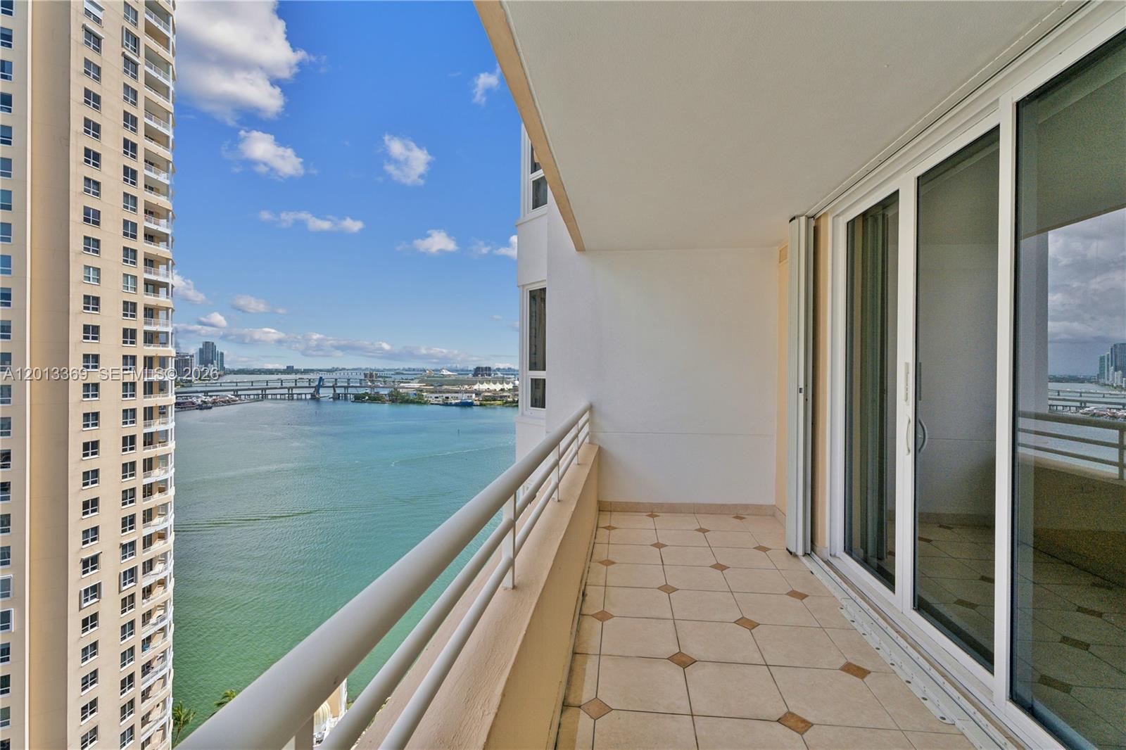 808 Brickell Key Dr #2207, Miami FL 33131