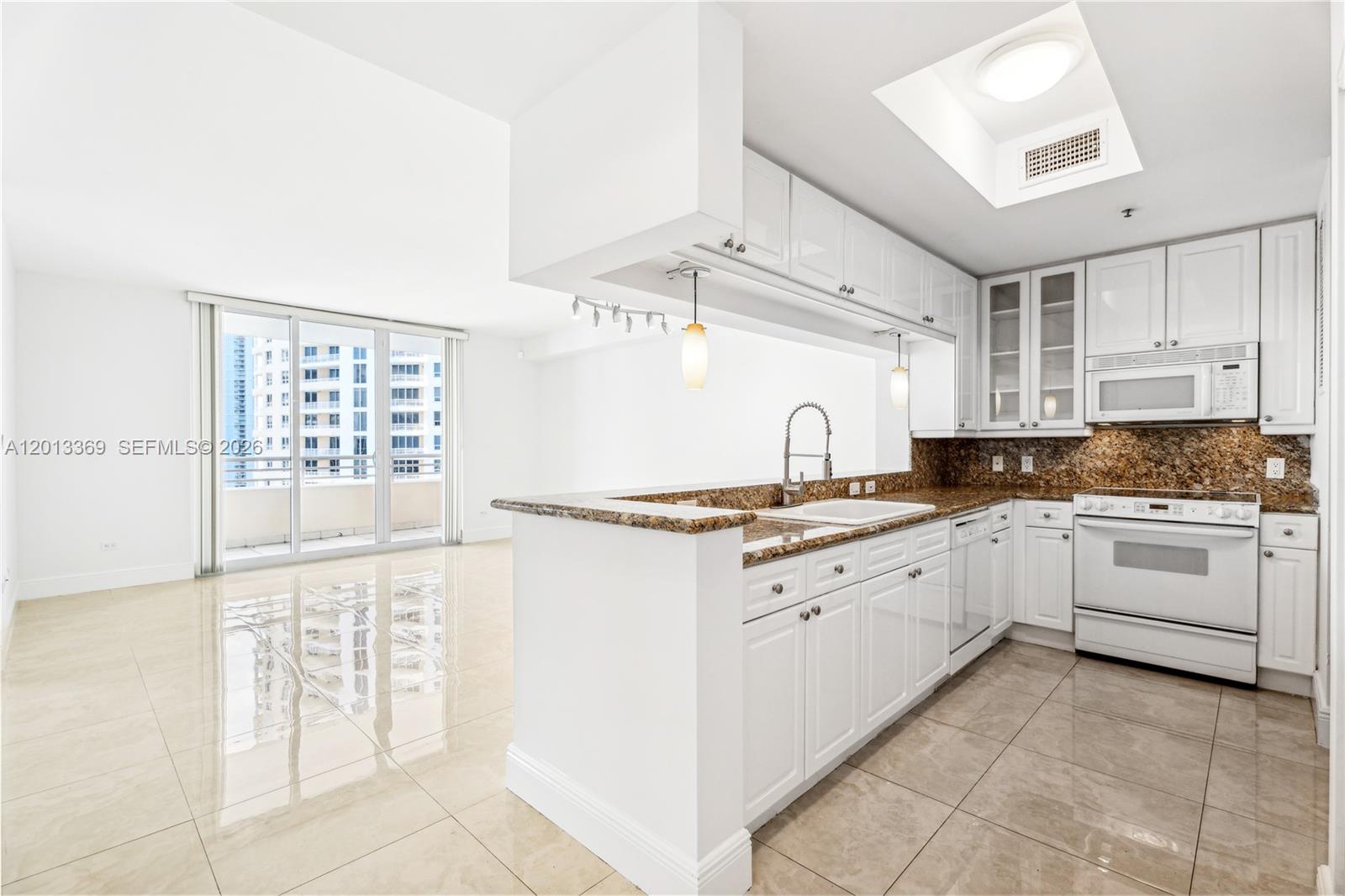 808 Brickell Key Dr #2207, Miami FL 33131