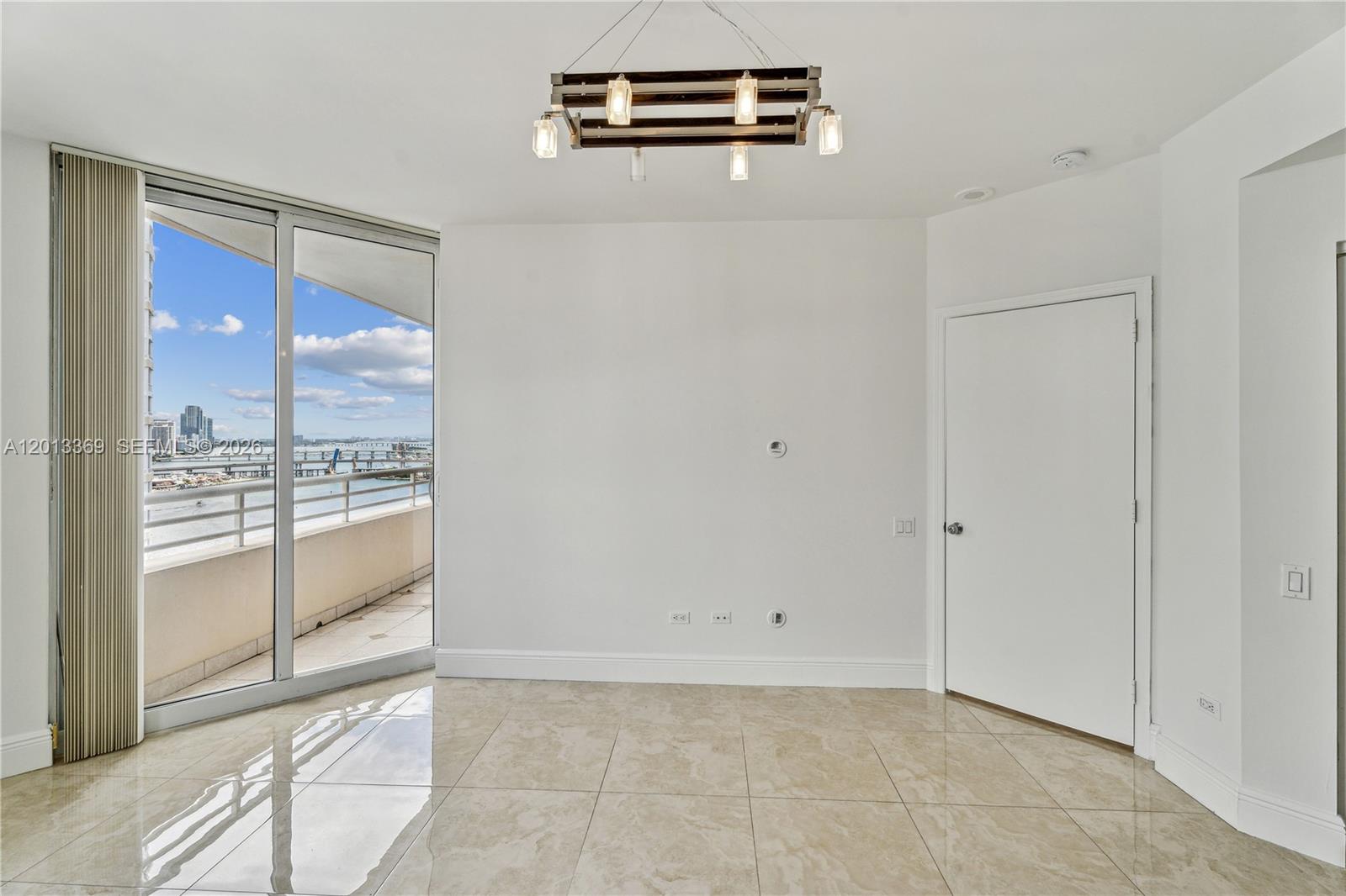 808 Brickell Key Dr #2207, Miami FL 33131