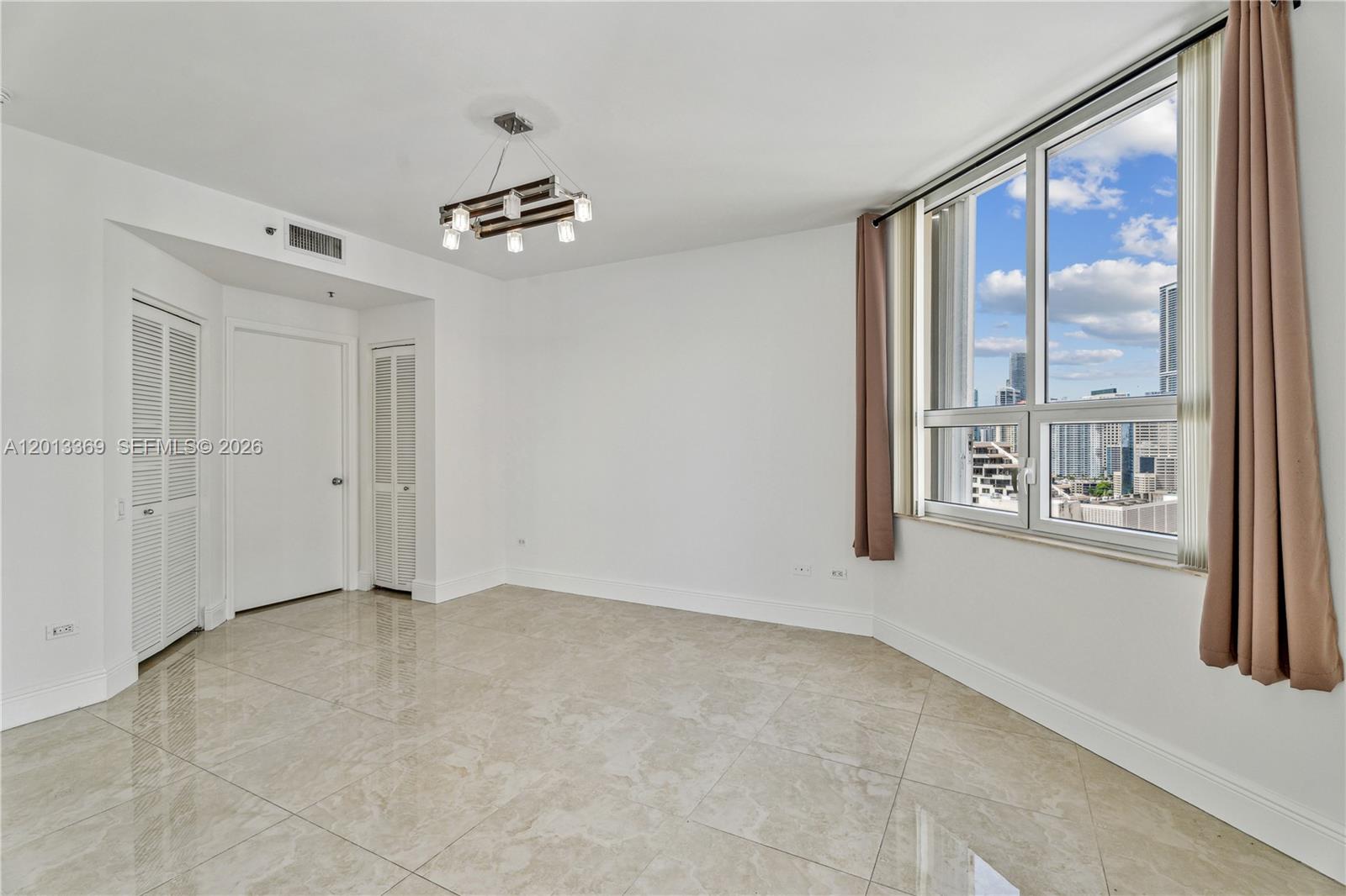 808 Brickell Key Dr #2207, Miami FL 33131