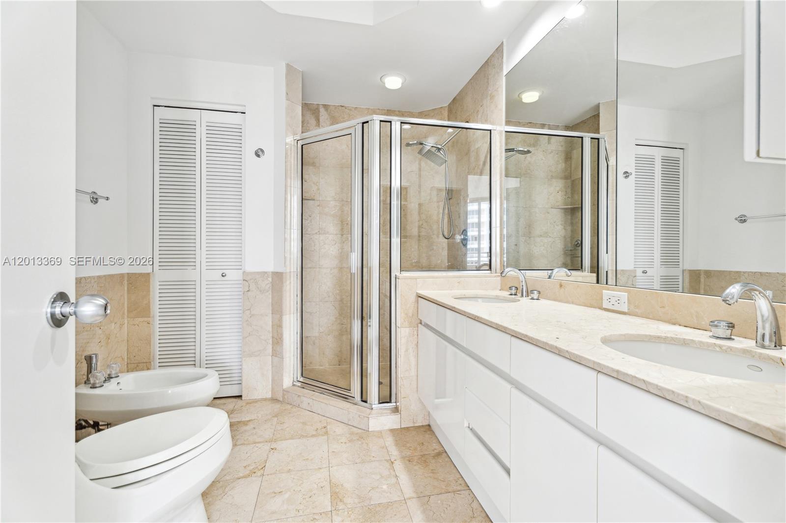 808 Brickell Key Dr #2207, Miami FL 33131