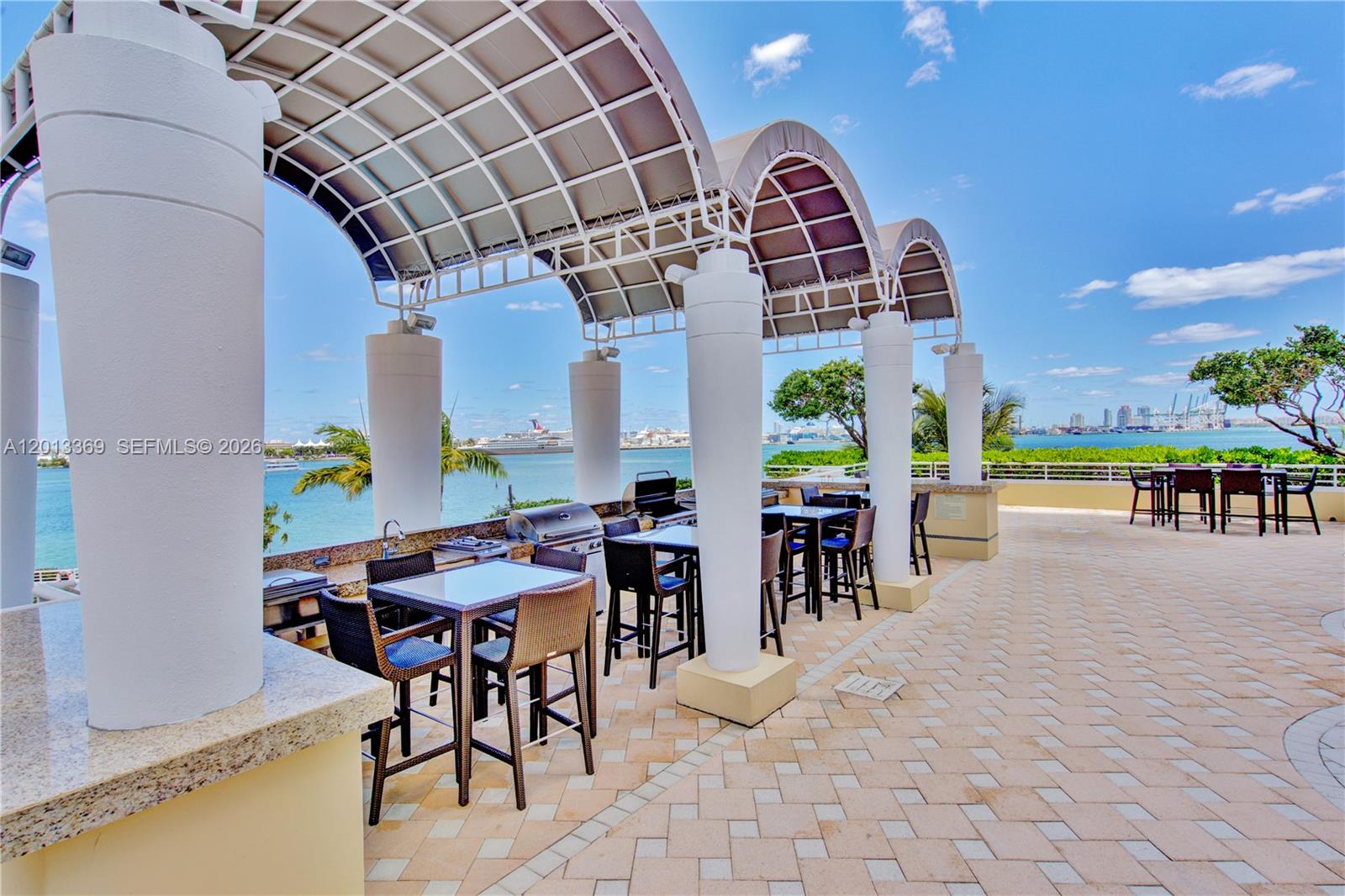 808 Brickell Key Dr #2207, Miami FL 33131