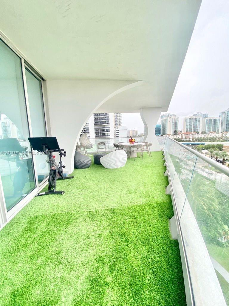 16901 Collins Ave #701, Sunny Isles Beach FL 33160