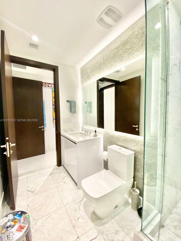 16901 Collins Ave #701, Sunny Isles Beach FL 33160