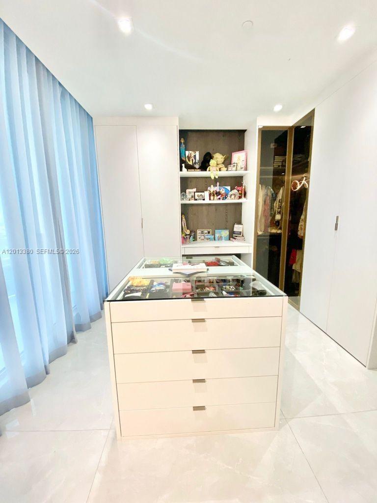 16901 Collins Ave #701, Sunny Isles Beach FL 33160
