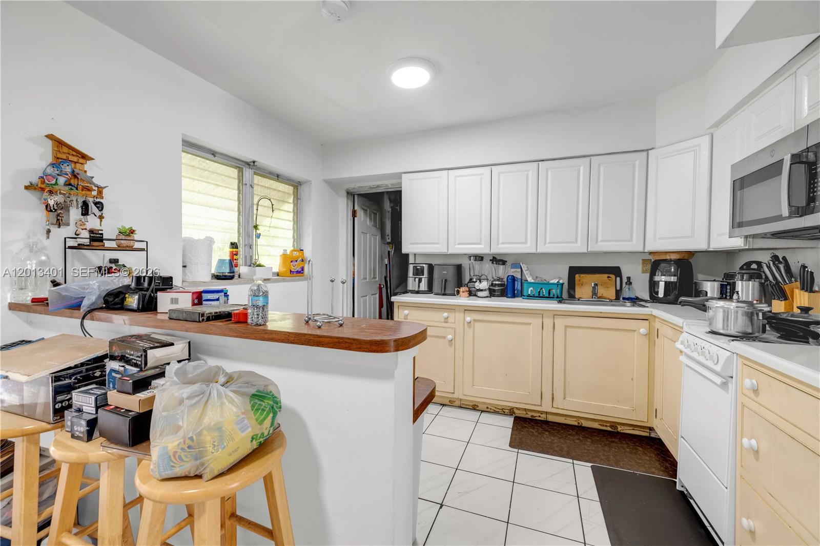10370 SW 44th St, Miami FL 33165