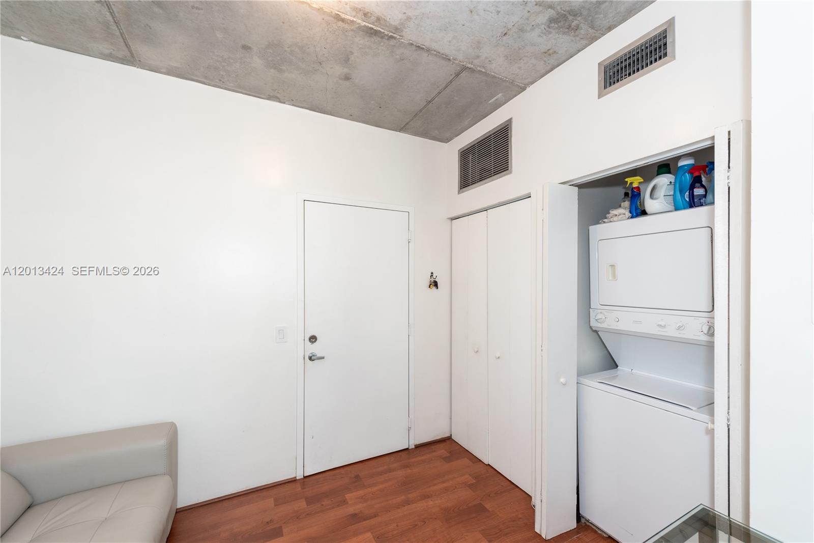 690 SW 1st CT #1034, Miami FL 33130