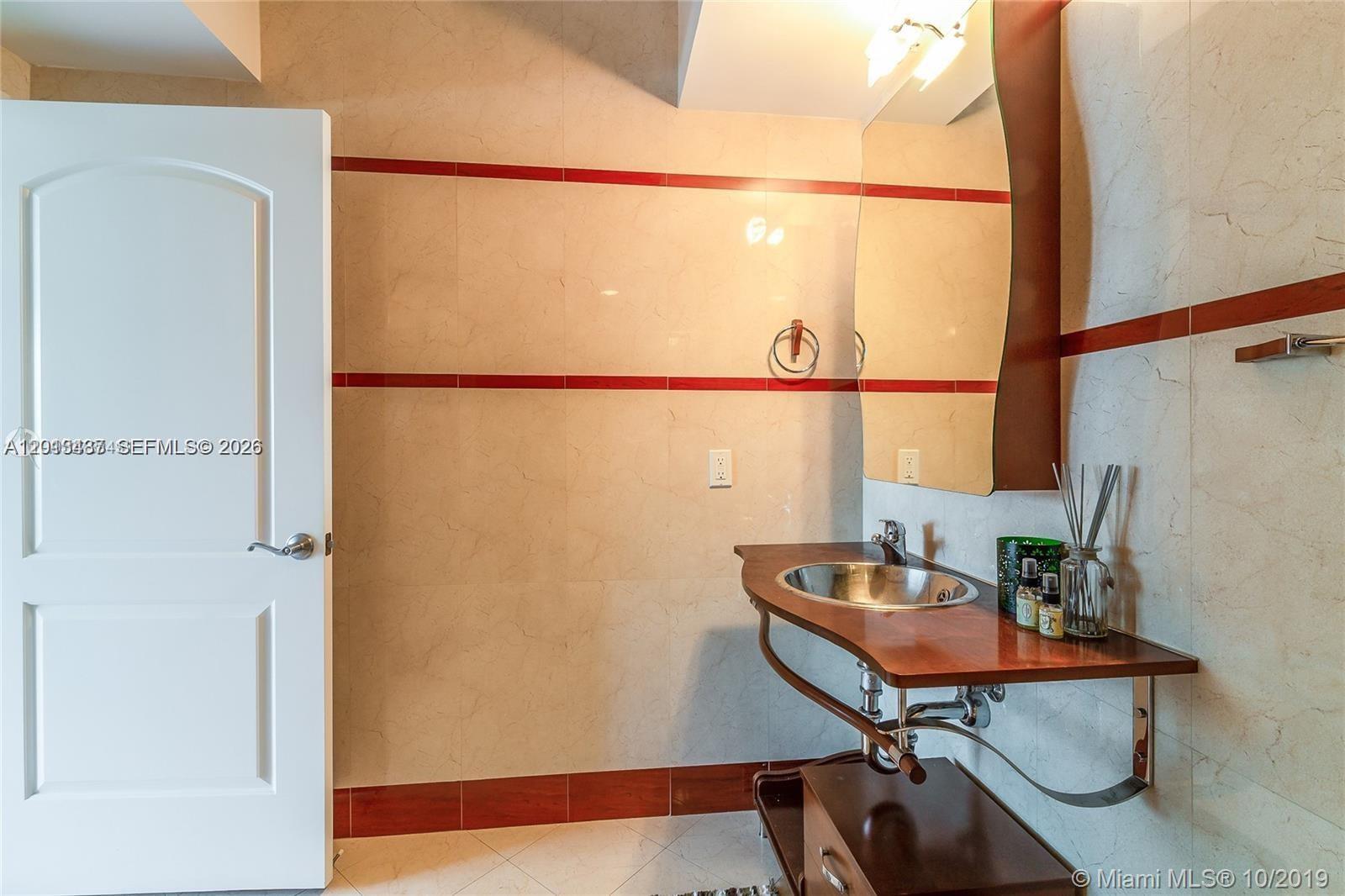 110 Washington Ave #1710, Miami Beach FL 33139