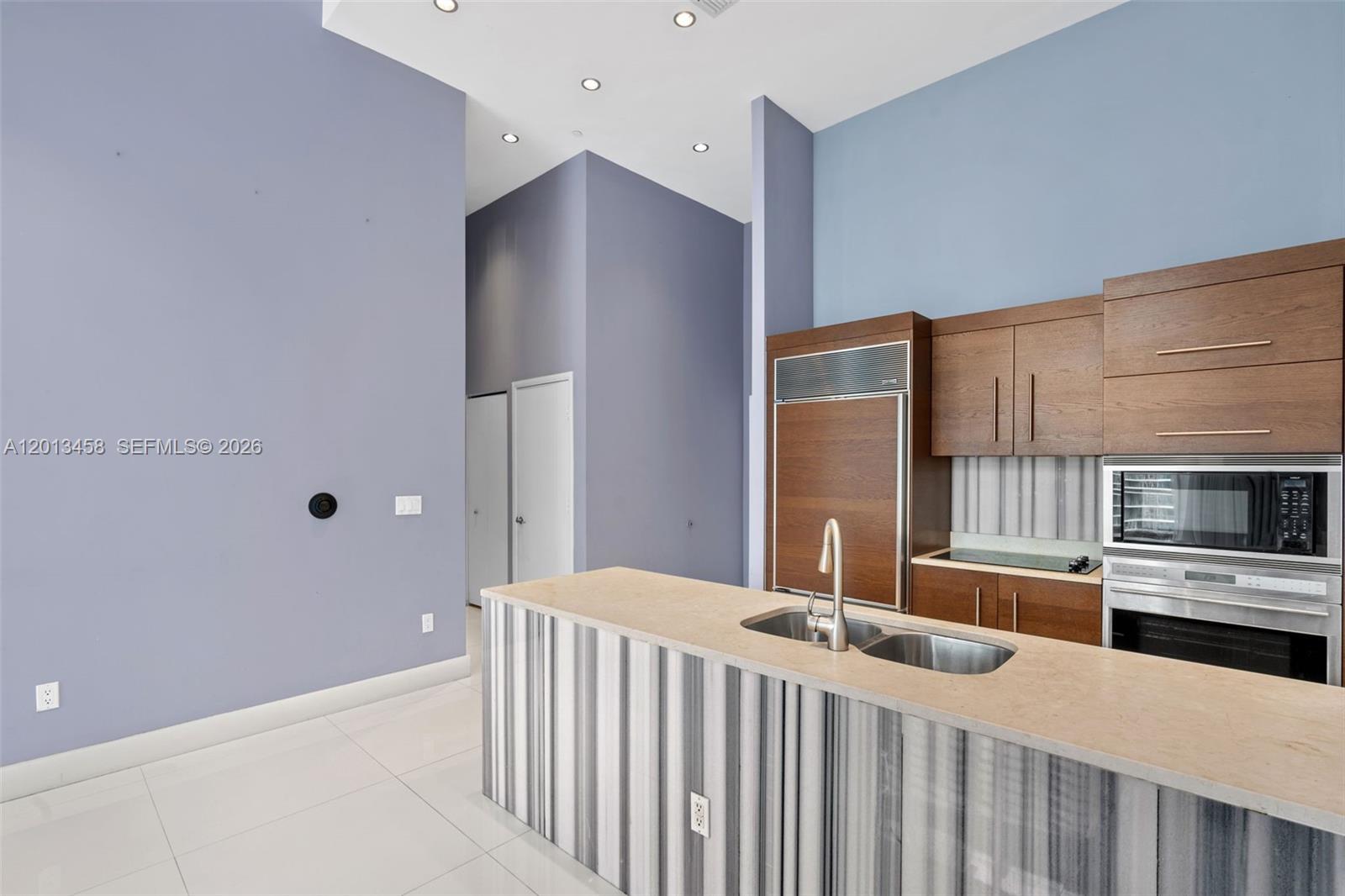 475 Brickell Ave #2812, Miami FL 33131