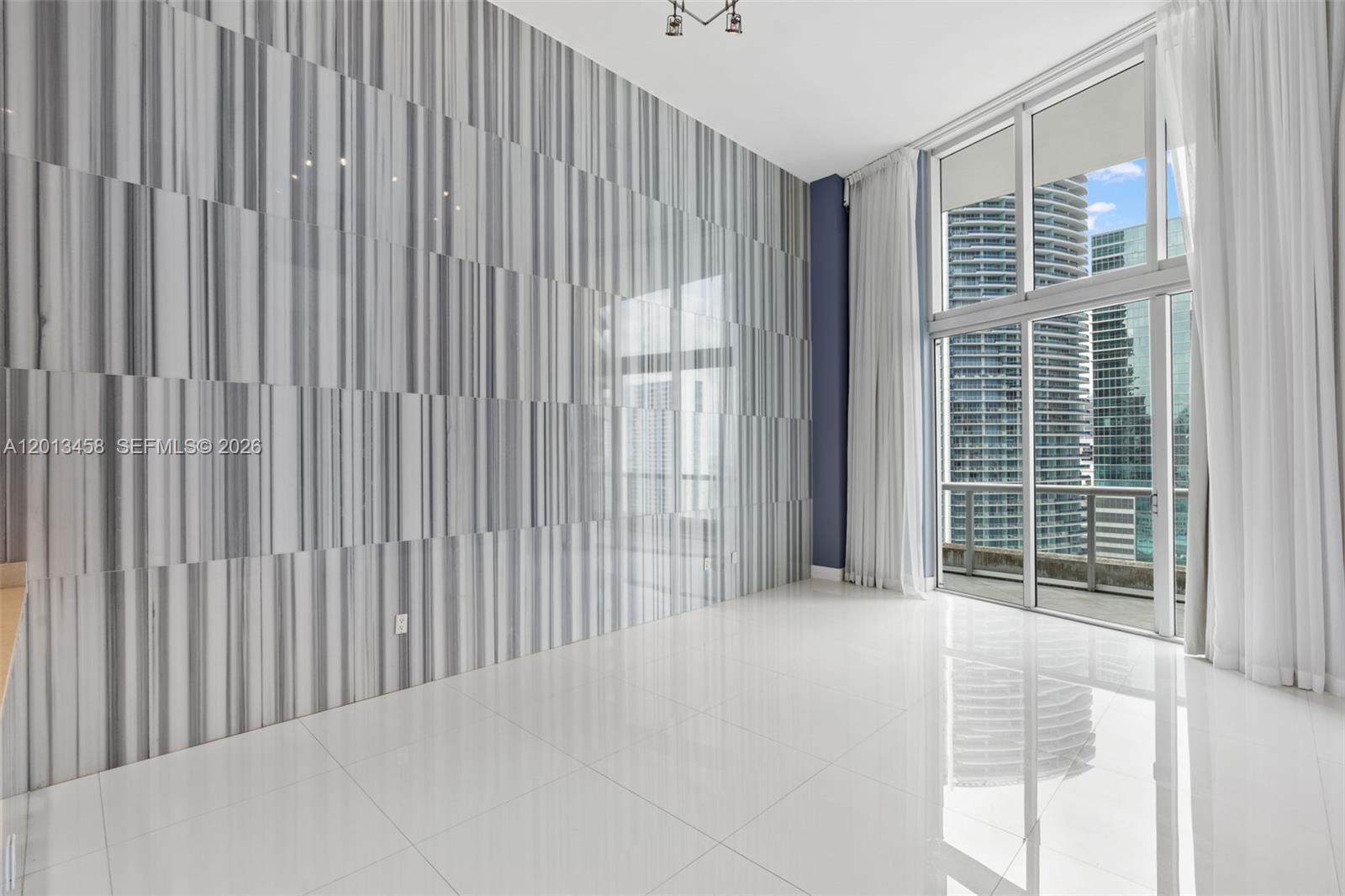 475 Brickell Ave #2812, Miami FL 33131