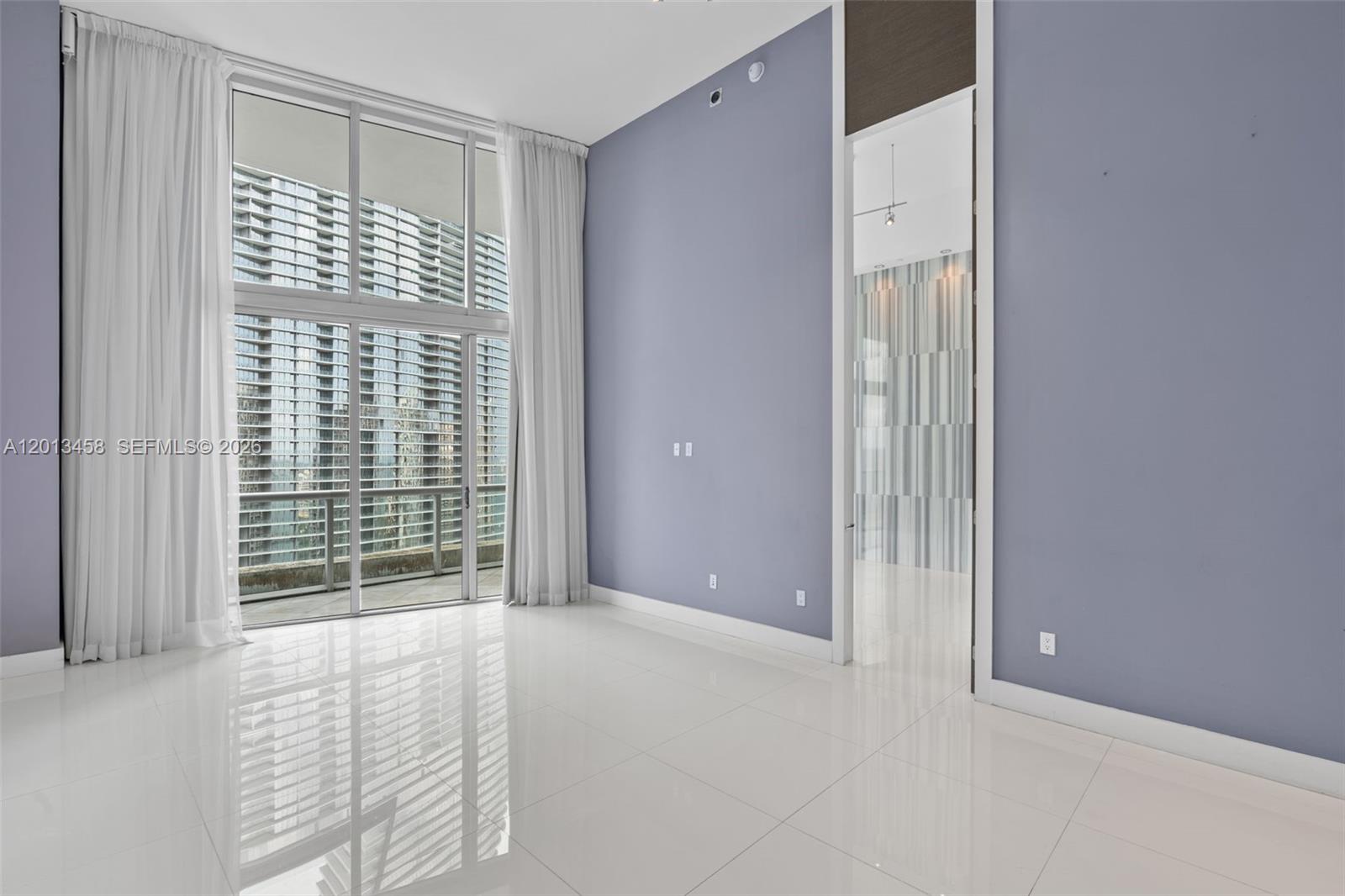 475 Brickell Ave #2812, Miami FL 33131