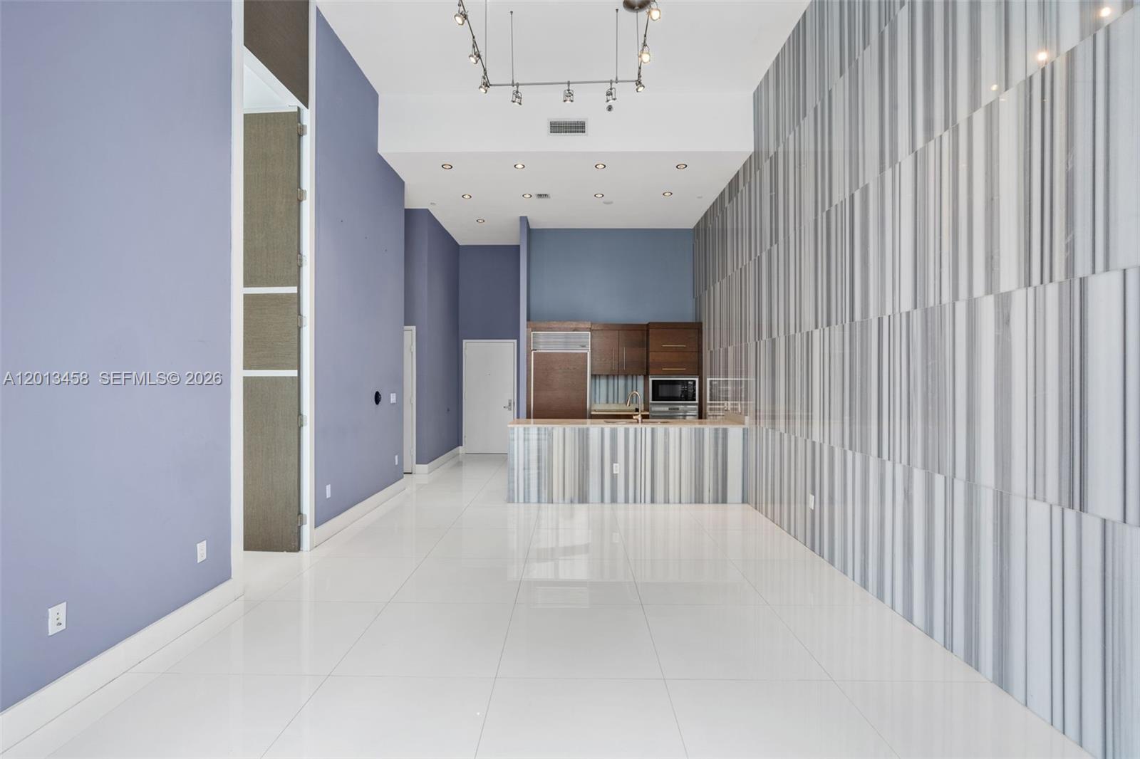 475 Brickell Ave #2812, Miami FL 33131
