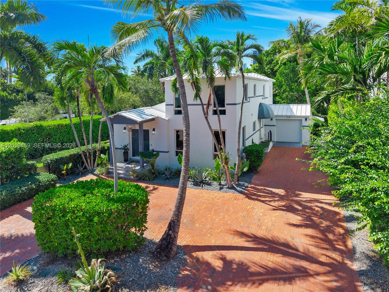 1281 S Venetian Way, Miami FL 33139