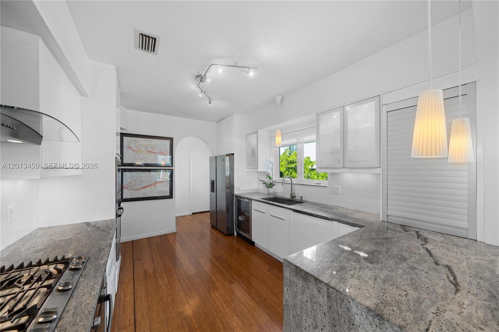 1281 S Venetian Way, Miami FL 33139