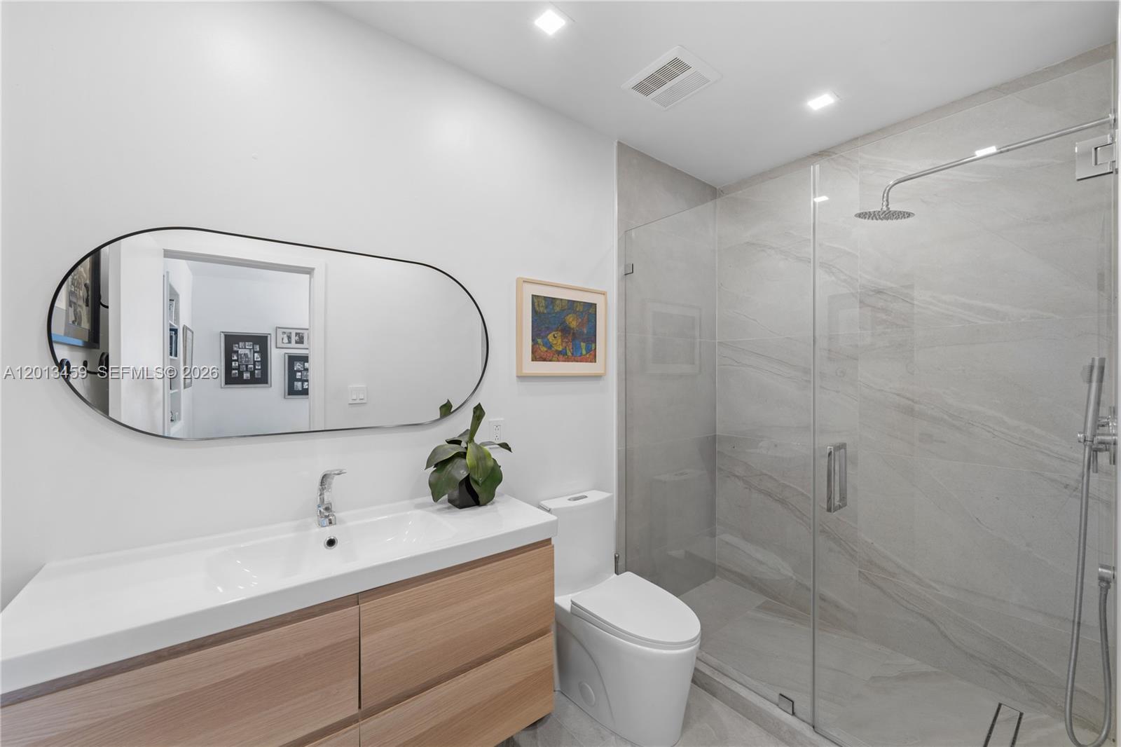 1281 S Venetian Way, Miami FL 33139