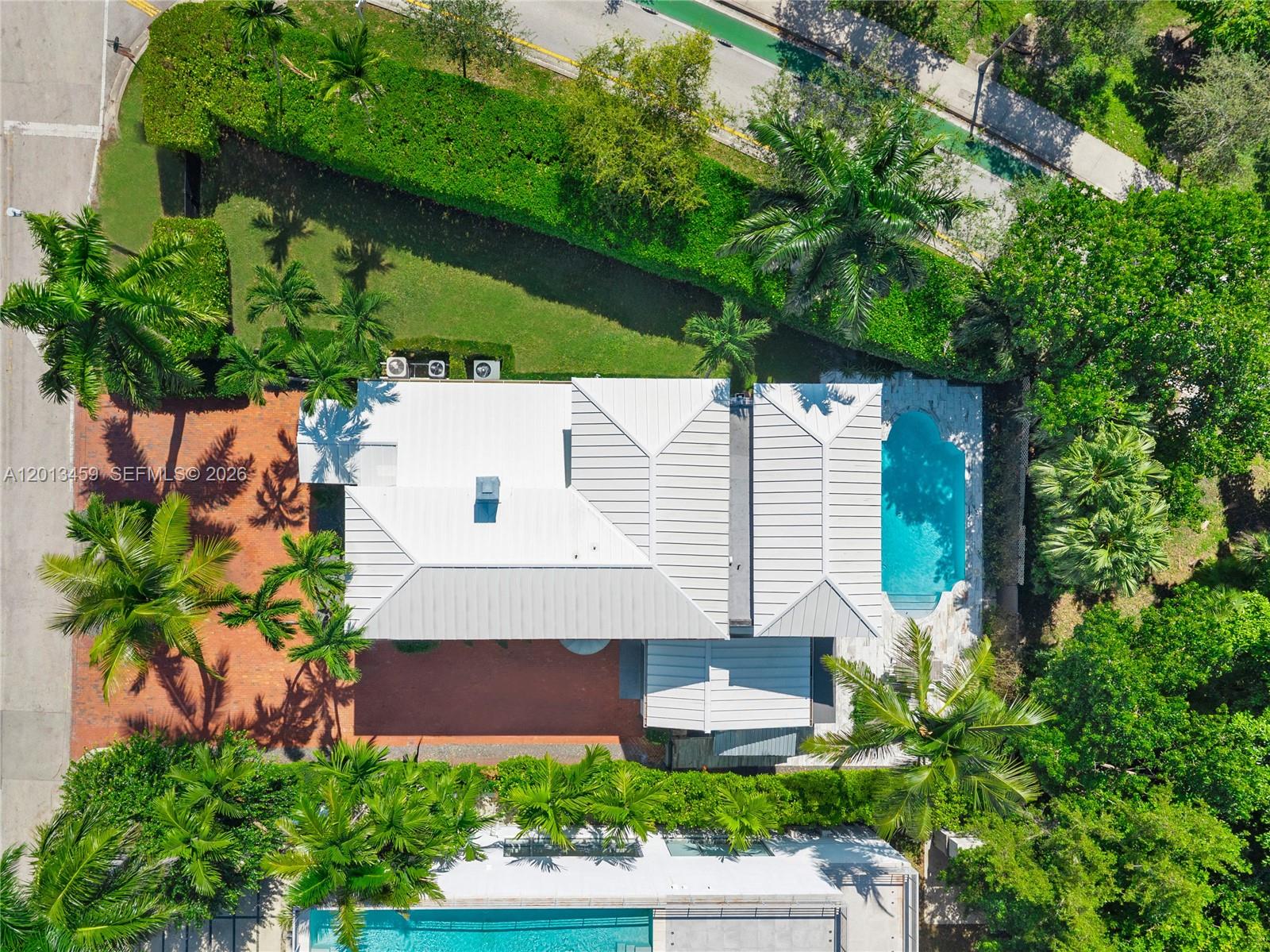 1281 S Venetian Way, Miami FL 33139