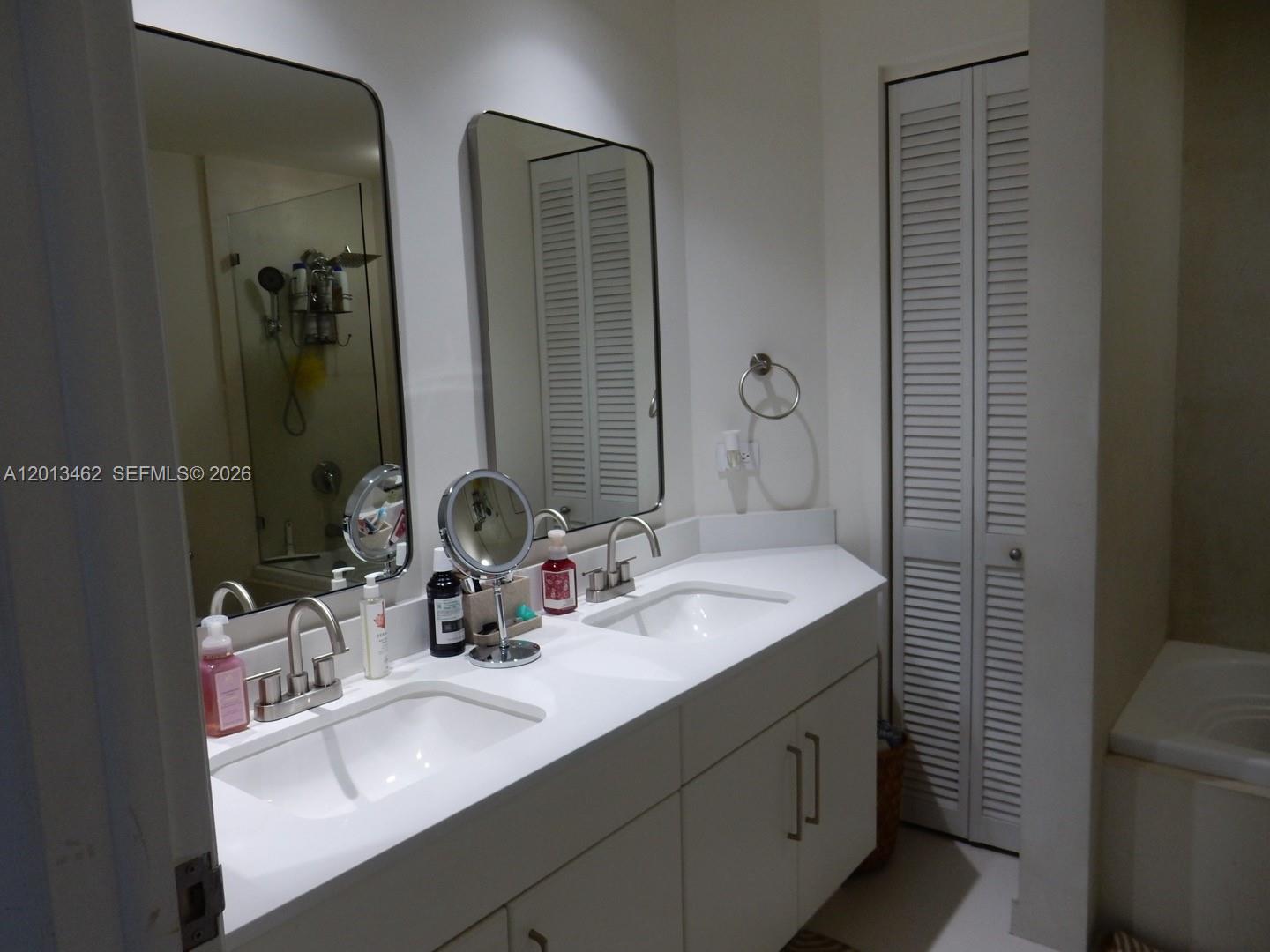 801 Brickell Key Blvd #1102, Miami FL 33131