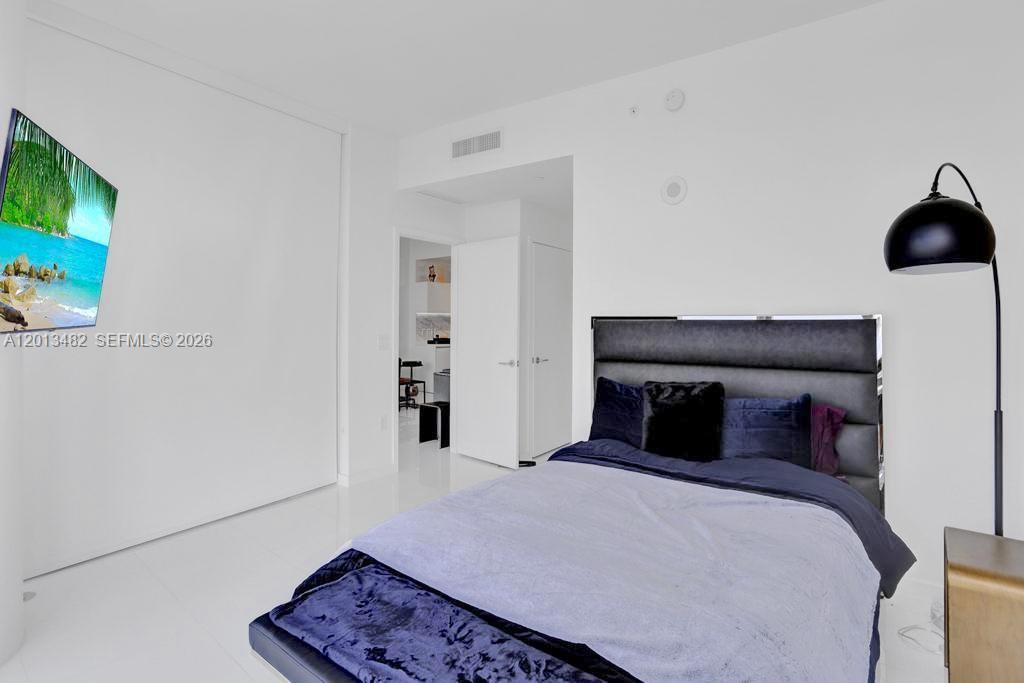 851 NE 1st Ave #2900, Miami FL 33132