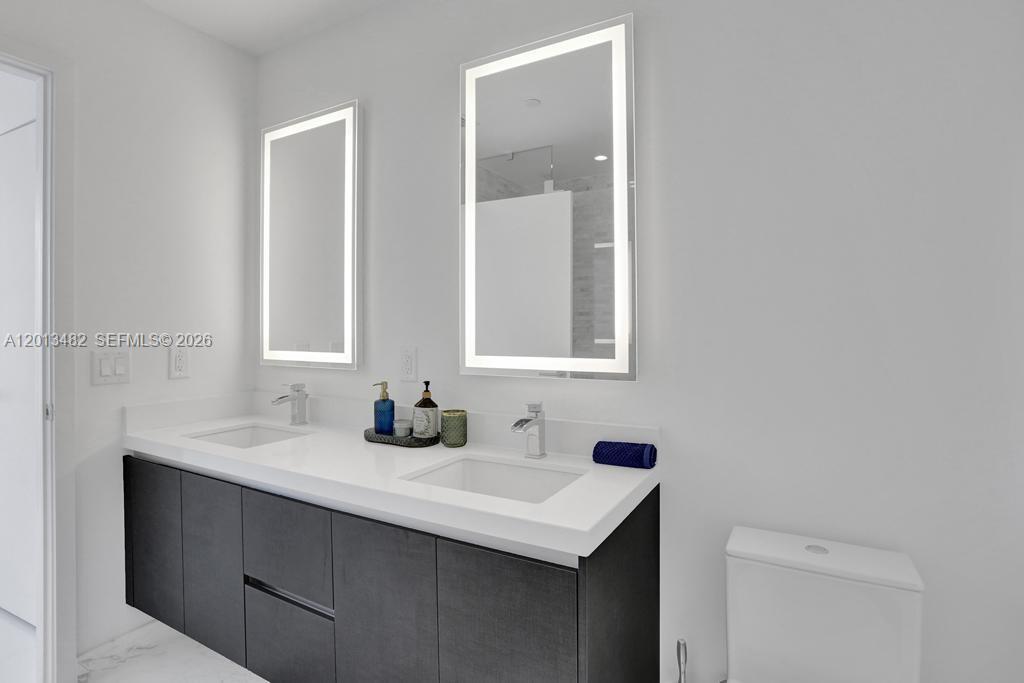 851 NE 1st Ave #2900, Miami FL 33132