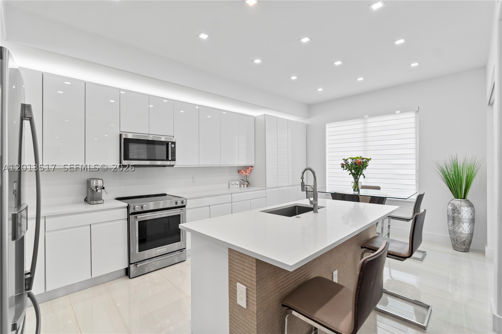 3188 NE 211th Ter, Aventura FL 33180