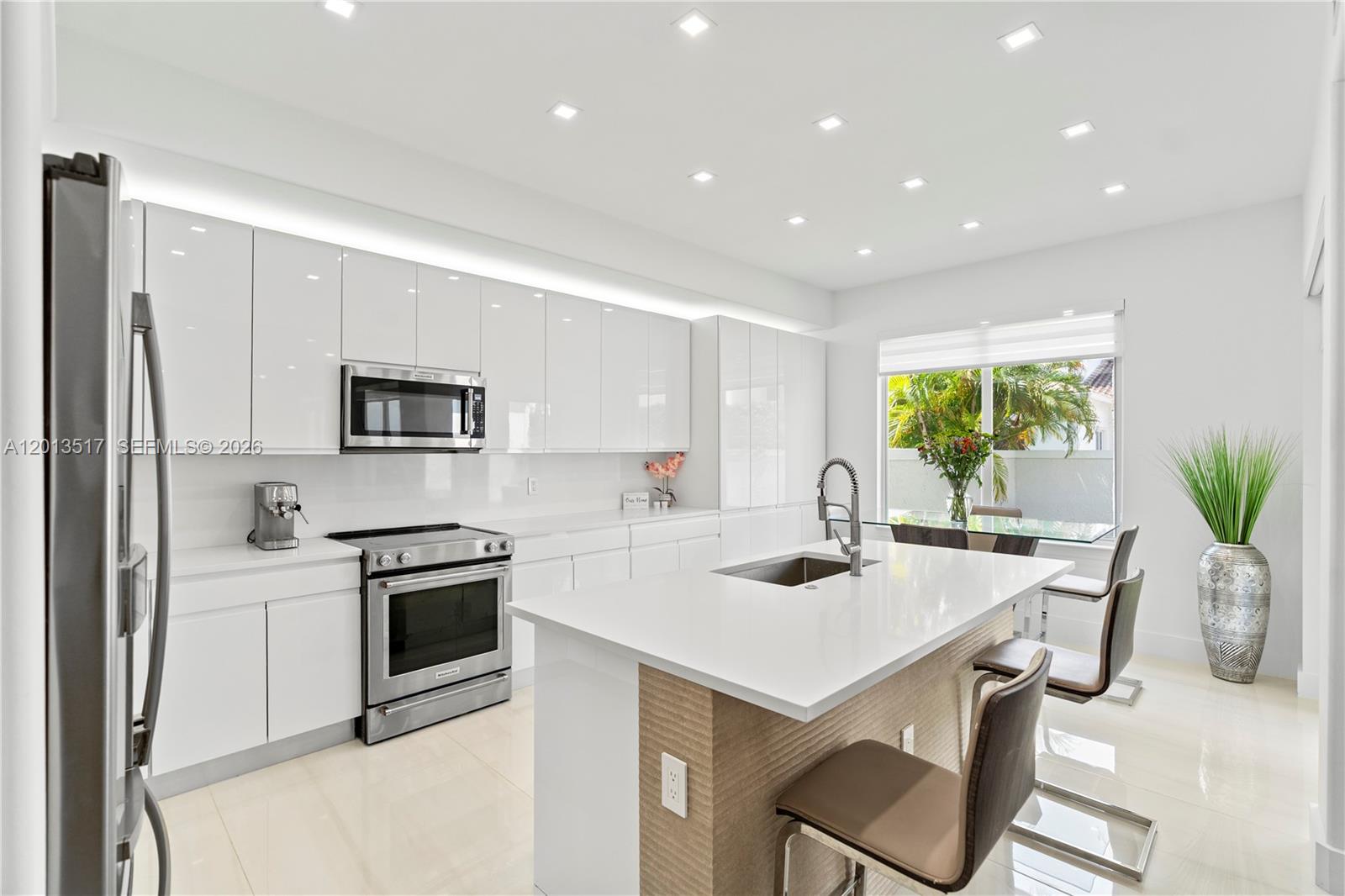 3188 NE 211th Ter, Aventura FL 33180