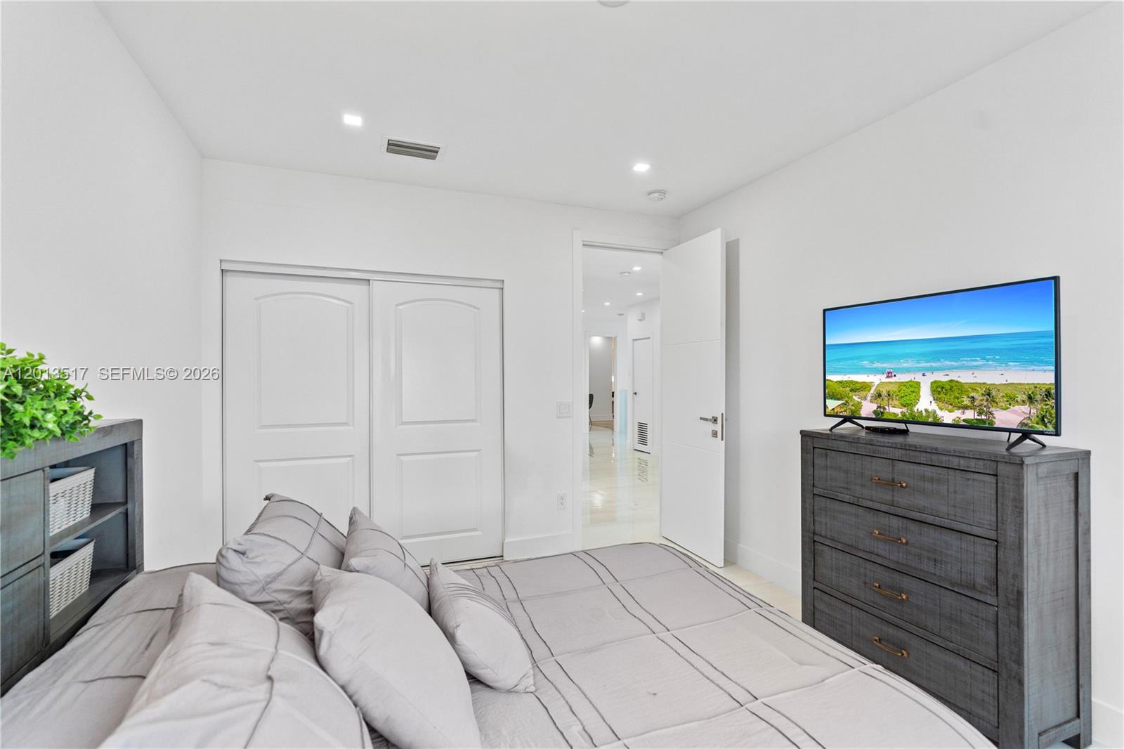 3188 NE 211th Ter, Aventura FL 33180