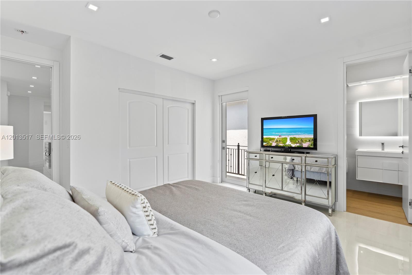 3188 NE 211th Ter, Aventura FL 33180